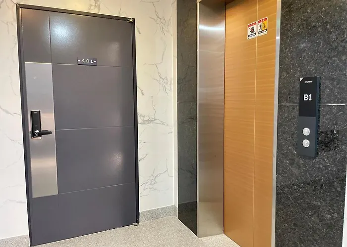 公寓 Heart Of Hongdae, 3-minute Walk To Popular Spots, K-pop Perfect For Friends And Couples Self Check-in, Luggage Storage, Elevator Available