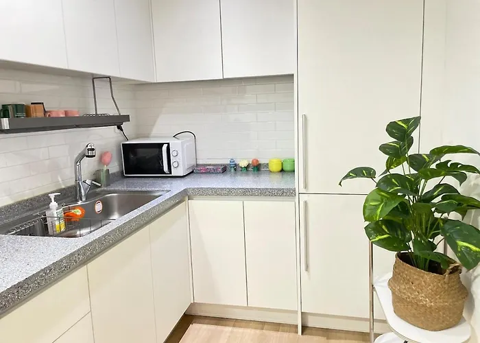 Heart Of Hongdae, 3-minute Walk To Popular Spots, K-pop Perfect For Friends And Couples Self Check-in, Luggage Storage, Elevator Available 公寓
